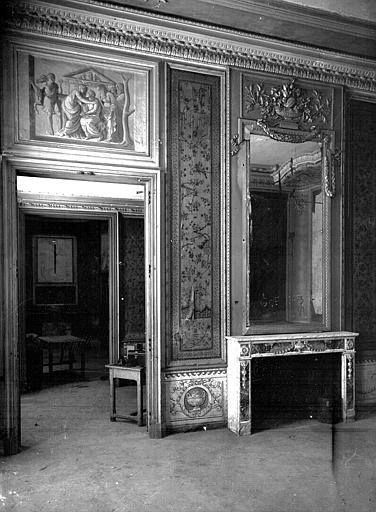 Chambre du premier étage, ensemble des cheminées, plâtre et toile de Pondichéry