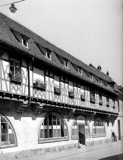 Extérieur : ensemble de la pharmacie