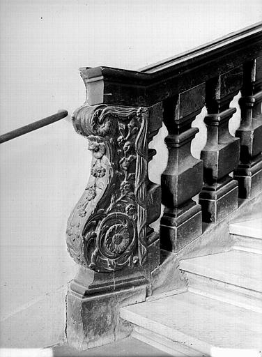 Bâtiment médical C : départ de la rampe d'escalier