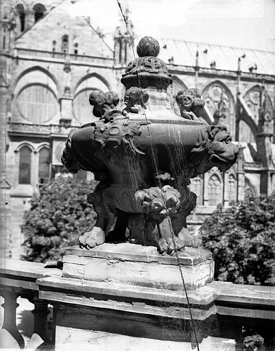 Terrasse : vase en premier plan