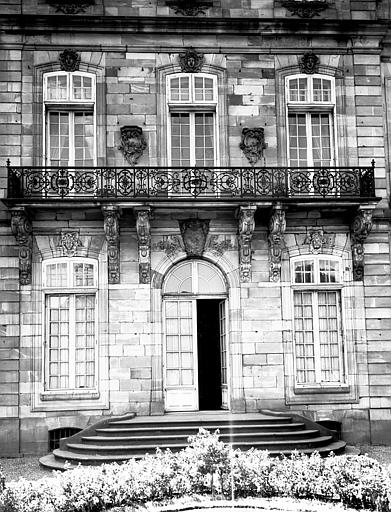 Façade, côté rivière