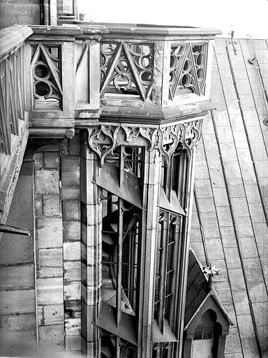 Escalier du collatéral droit