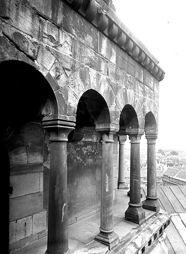 Galerie de circulation, tour lanterne