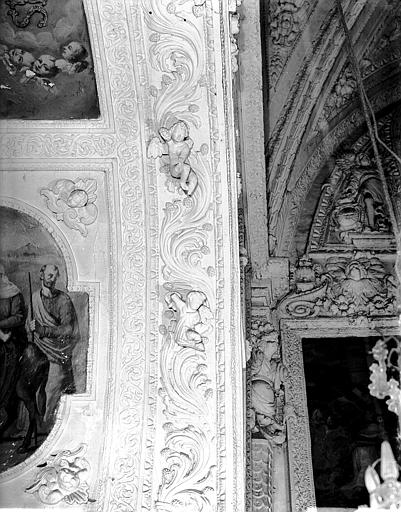 Transept, décoration intérieure en stuc