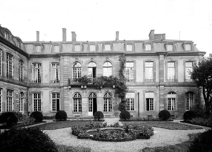 Aile du bâtiment sur le jardin