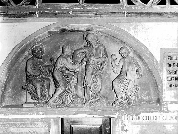 Bas-relief : quatre saints personnages