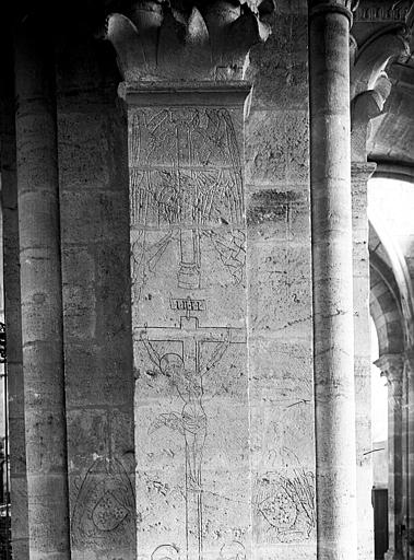 Tombe d'Odat Ferry, détail de la partie inférieure