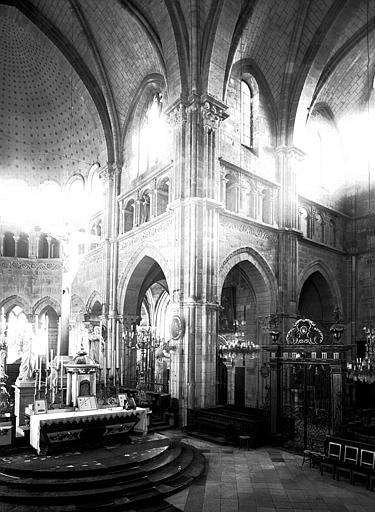 Carré du transept, vue du pilier sud-est