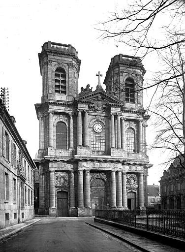 Façade ouest, vue d'ensemble