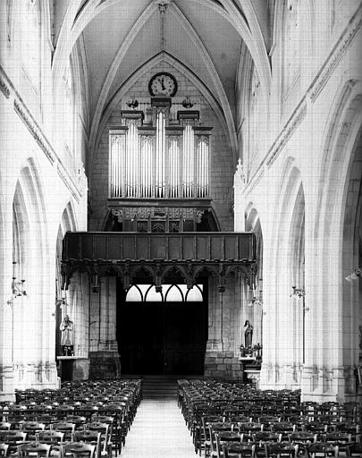 Intérieur, nef, tribune et buffet d'orgues - © Ministère de la Culture (France), Médiathèque du patrimoine et de la photographie, diffusion RMN-GP