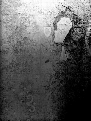 Pierre tombale sculptée et gravée, détail