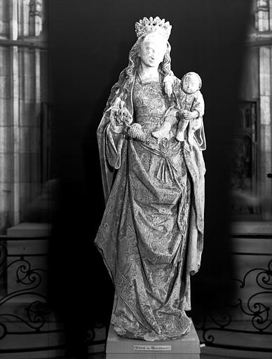 Statue, Vierge à l'Enfant, en pierre, état après restauration
