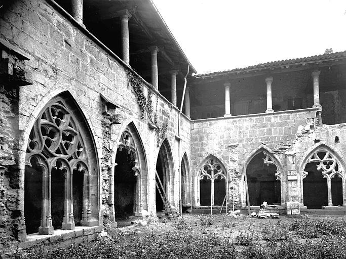 Angle sud-ouest ou sud-est, état avant restauration