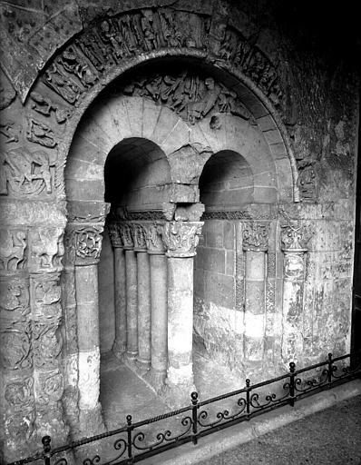 Salle capitulaire, arcades, vue perspective