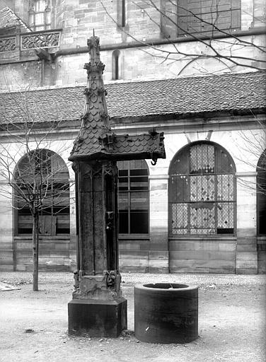 Fontaine (supposé)