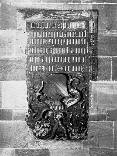 Chapelle Saint-André, inscription funéraire de Jean de Brandes