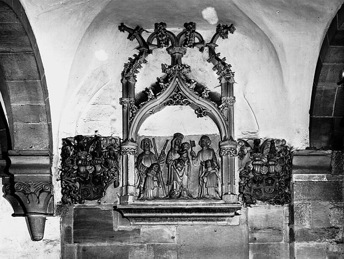 Chapelle Saint-André, retable en pierre sculptée, vue d'ensemble