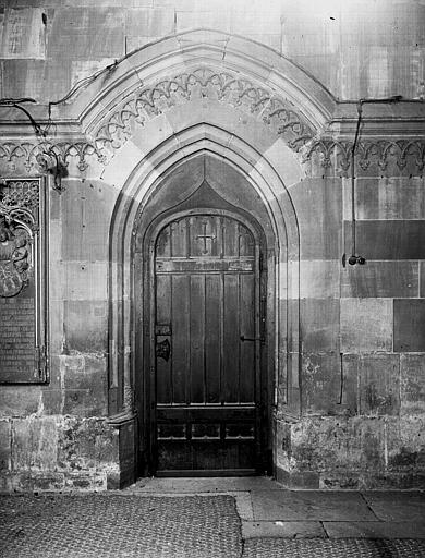 Chapelle Saint-Laurent, porte, mur ouest