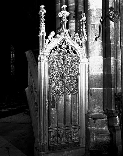 Chaire à prêcher, porte de l'escalier, vue d'ensemble