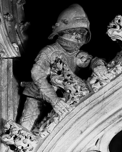 Chaire à prêcher, porte de l'escalier, grotesque sur les rampants