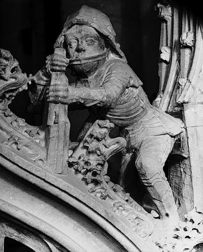 Chaire à prêcher, porte de l'escalier, grotesque sur les rampants