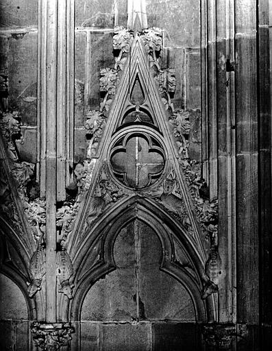 Arcature du narthex, gable