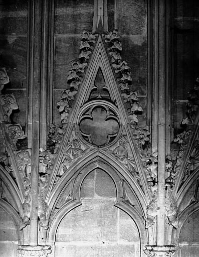 Arcature du narthex, gable