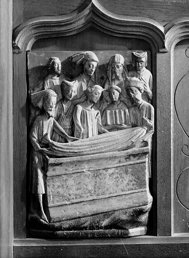 Retable en albâtre, Ensevelissement de la Vierge