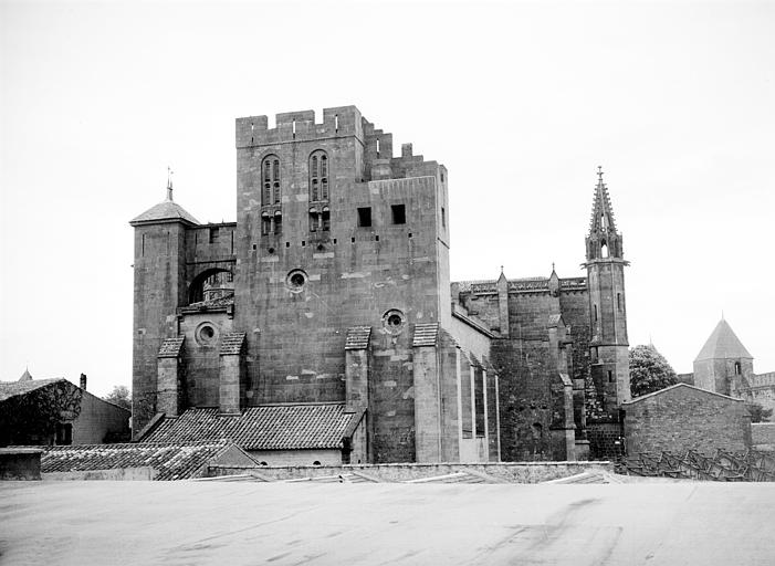 vue d'ensemble sud-ouest, façade et nef