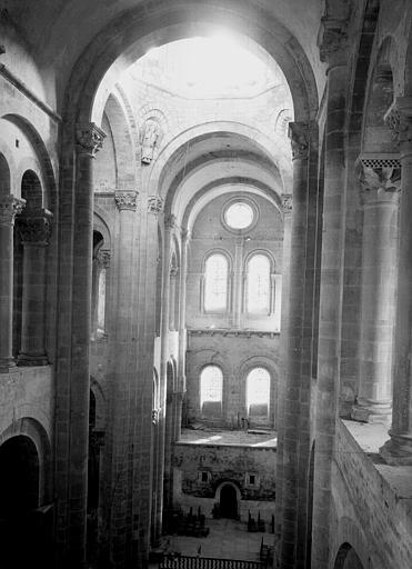 Intérieur, transept vers le sud