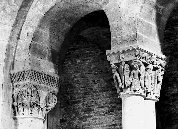 Triforium, chapiteaux d'une travée