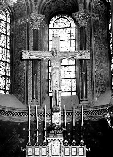 Bras nord du transept, Christ, bois et cuivre