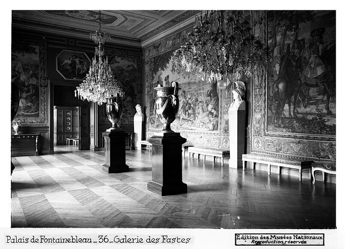 Galerie des Fastes sur la cour du Cheval Blanc, tapisseries des Gobelins