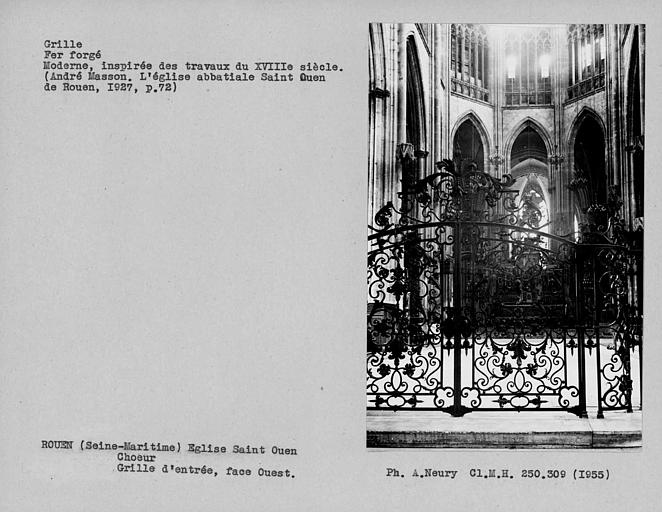 Partie centrale de la grille en fer forgé séparant le sanctuaire du transept