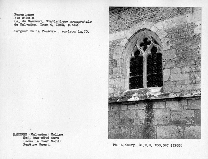 Fenestrage ouest, sous la tour nord, du bas-côté nord de la nef
