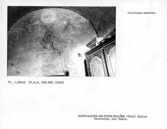 Peinture murale du mur ouest de la sacristie : Animaux symboliques - © Ministère de la Culture (France), Médiathèque du patrimoine et de la photographie, Centre de recherches sur les Monuments historiques (CRMH), diffusion GrandPalaisRmn Photo