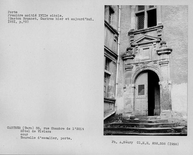 Porte de la tourelle d'escalier sur cour