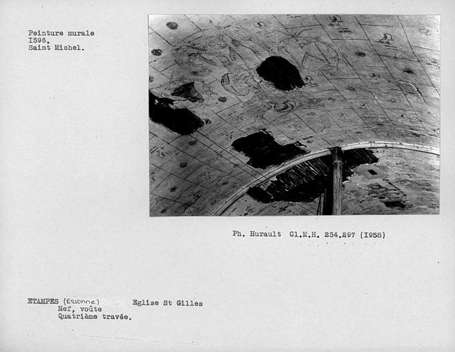 Peintures de la quatrième travée de la charpente lambrissée peinte de la nef : Saint-Michel et emblèmes