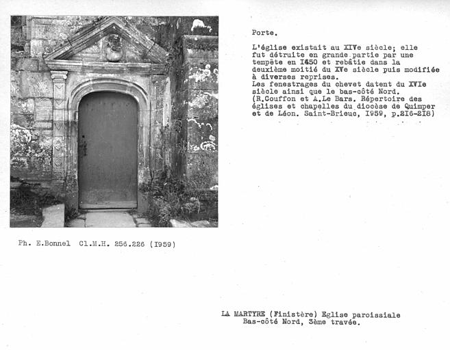 Porte extérieure de la troisième travée du flanc nord