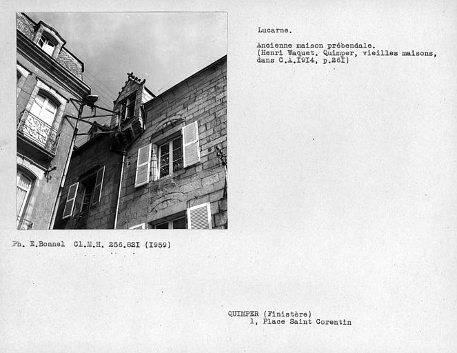 Lucarne de la façade