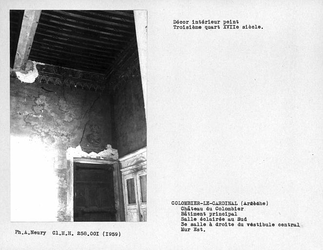 Décor intérieur de la troisième salle à droite du vestibule au rez-de-chaussée, angle sud-est