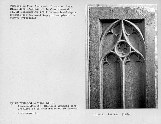 Eléments démontés du tombeau du pape Innocent VI, avant leur remontage, détail de la première assise des piliers