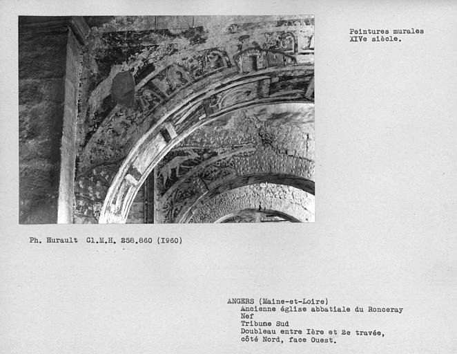 Tribune sud de la nef, peinture murale de l'écoinçon de la face ouest côté nord du doubleau entre première et deuxième travées