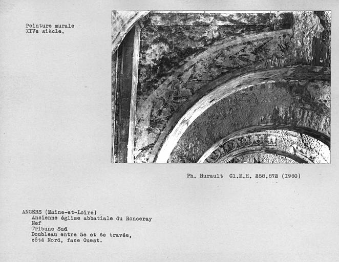 Tribune sud de la nef, peinture murale de l'écoinçon de la face ouest côté nord du doubleau entre cinquième et 6ème travées