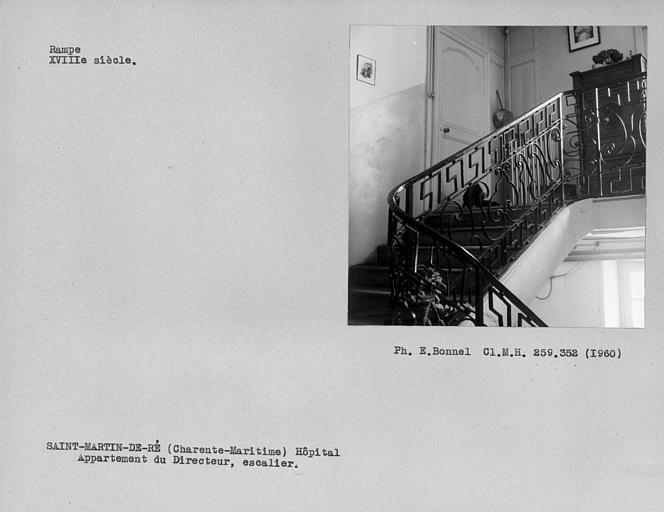 Rampe de l'escalier de l'appartement du directeur