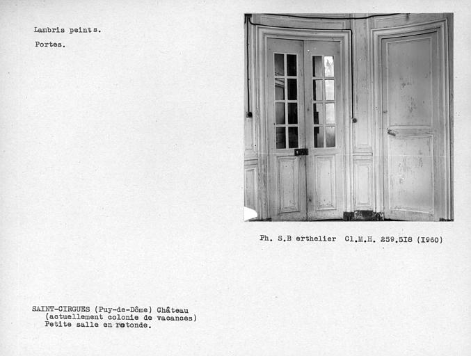 Boiseries de la salle en rotonde, vantaux vitrés de la porte