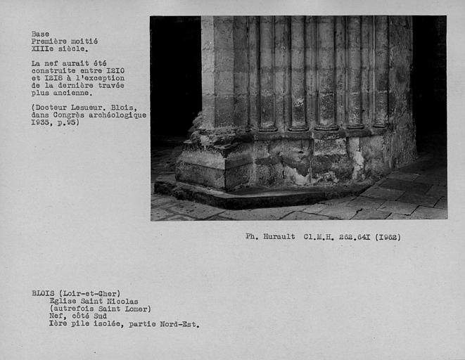 Base de la première pile isolée du côté sud de la nef