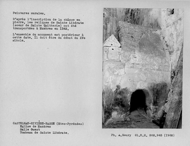 Côté droit avec parties peintes de la châsse reliquaire de la salle à l'ouest de la nef