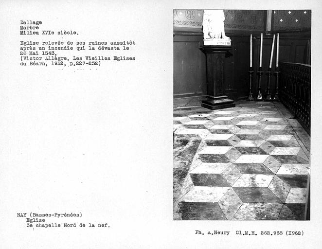 Dallage en marbre de la troisième chapelle nord de la nef