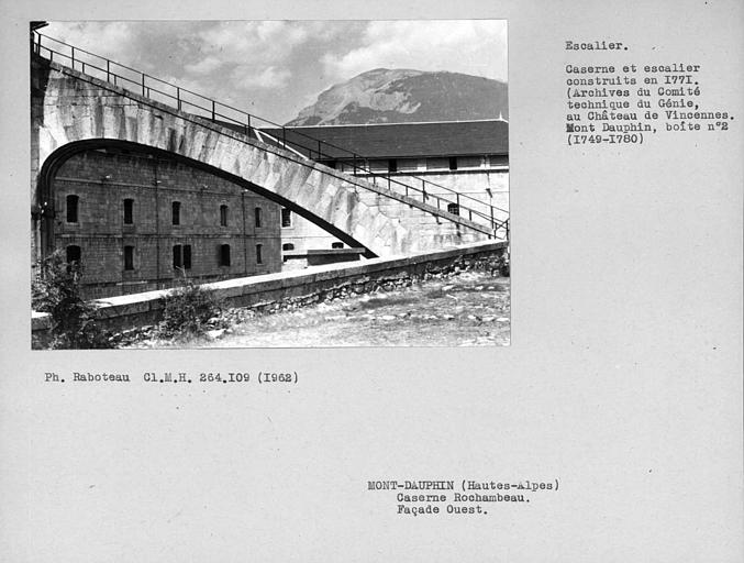 Escalier extérieur d'accès au comble, façade ouest